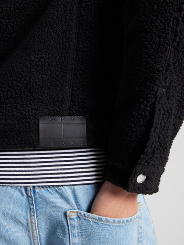 Tommy Jeans Jacke in Schwarz