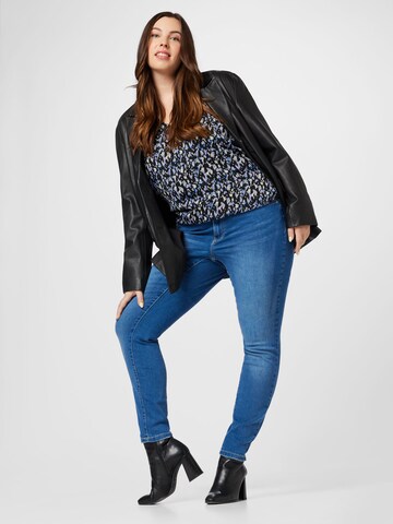 Vero Moda Curve - Slimfit Vaquero 'Fanya' en azul