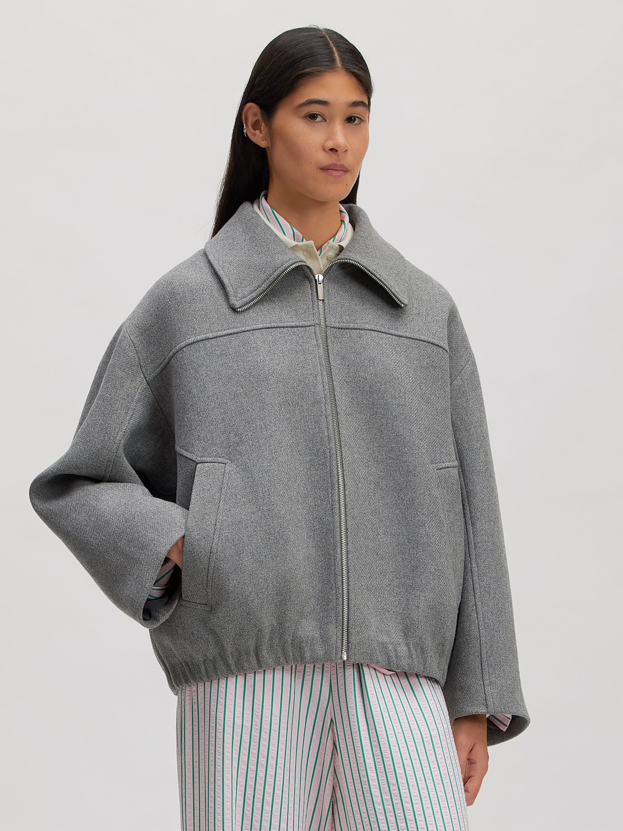 EDITED Nouveautés Veste mi-saison 'Brodey' gris foncé