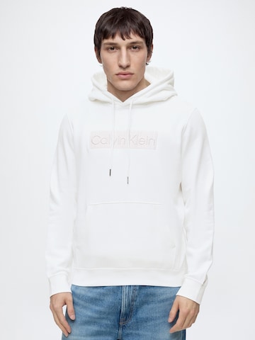 Calvin Klein Суичър в бяло: отпред