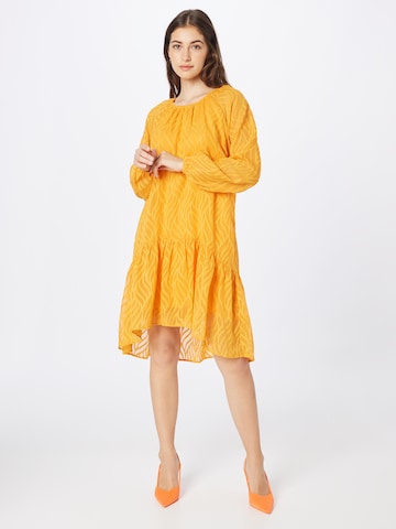 Moves Dress 'Kamis' in Yellow: front