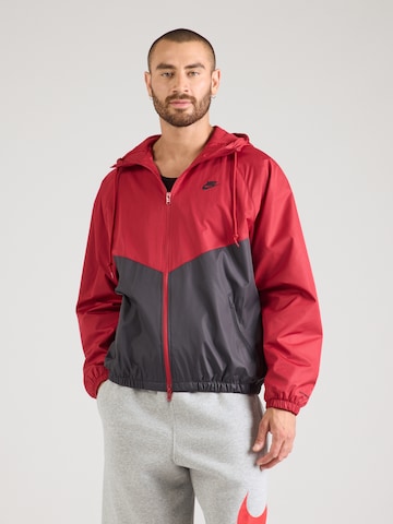 Nike Sportswear Jacke in Rot: Vorderseite