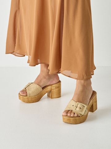 Tamaris Muiltjes in Beige: voorkant