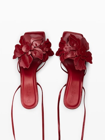 raudona Desigual Basutės su dirželiais