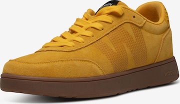 Baskets basses ' Toke ' WODEN en jaune : devant