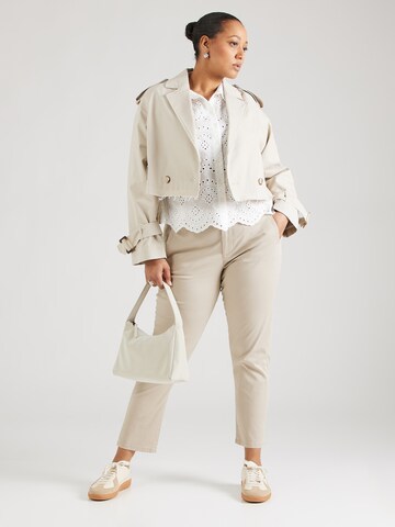 Coupe slim Pantalon chino 'CARSURA' ONLY Carmakoma en beige
