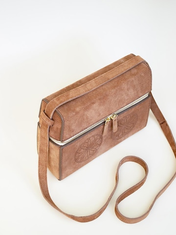 ALICE Designs Bag 'The Heirloom Bag' in Brown