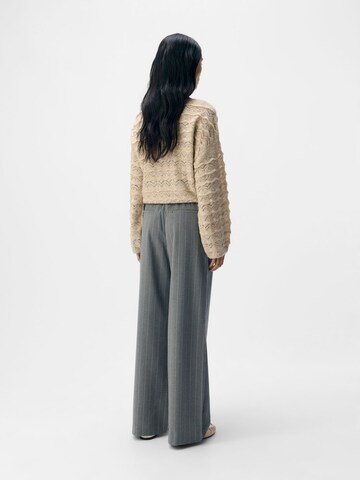 Wide leg Pantaloni 'OBJLISA' di OBJECT in grigio