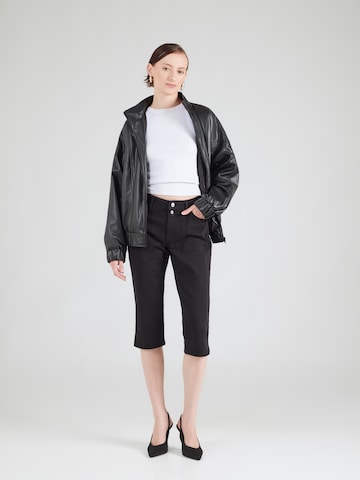 s.Oliver Slimfit Jeans 'Betsy' in Schwarz