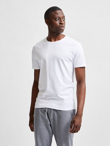 T-Shirt SELECTED HOMME en blanc : devant