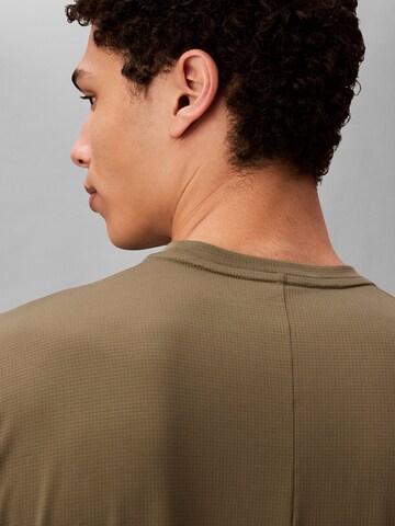 Calvin Klein Sport Performance shirt in Grey