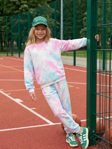 Trendyol Sweatsuit in Pink: front