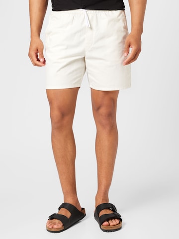 WEEKDAY Regular Pants 'Olsen' in White: front