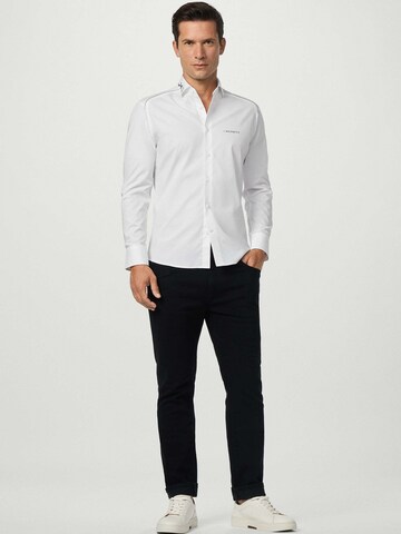 Coupe regular Chemise Hackett London en blanc