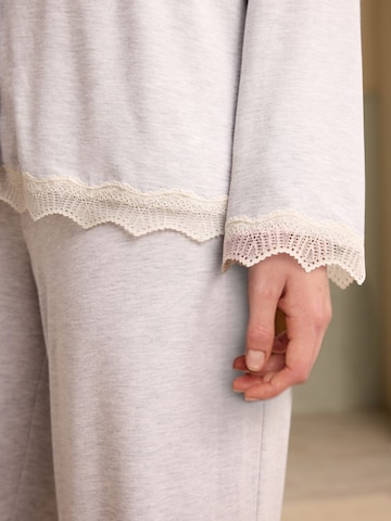Pigiama di LAURA ASHLEY in grigio