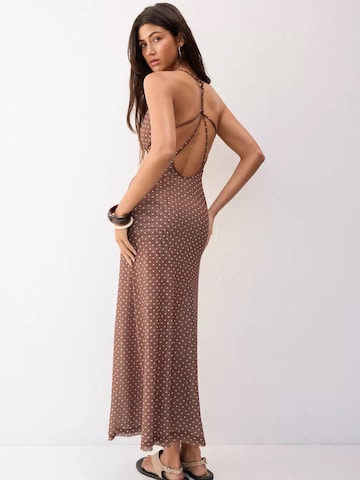 Pull&Bear Letní šaty – hnědá