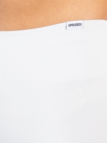 Smilodox Slimfit Shorts ' Harly ' Seamless in Beige