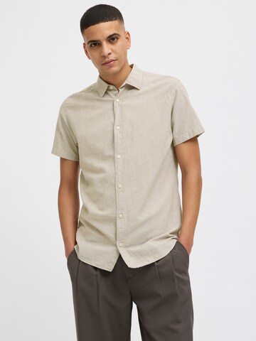 Slim fit Camicia 'JJEBreeze' di JACK & JONES in beige: frontale