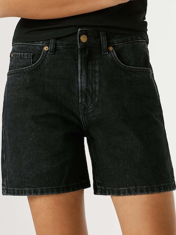 Pepe Jeans Regular Shorts in Schwarz
