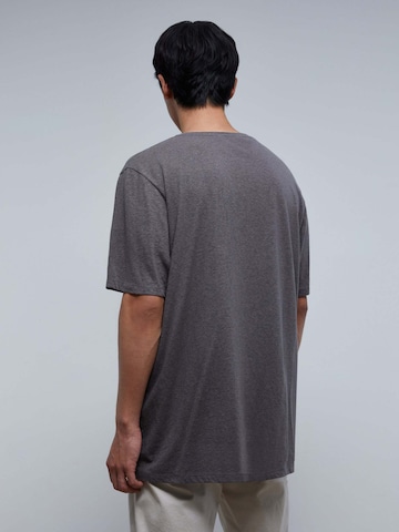 Scalpers T-Shirt in Grau