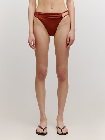 EDITED Bikinihousut 'Charline' värissä punainen: edessä