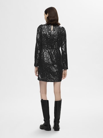 Rochie 'Ari-Colyn' de la SELECTED pe negru