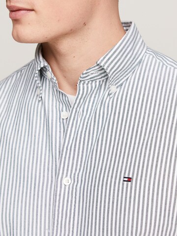 TOMMY HILFIGER - Ajuste regular Camisa 'Heritage' en gris