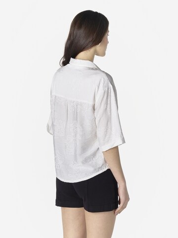 KOROSHI - Blusa en blanco