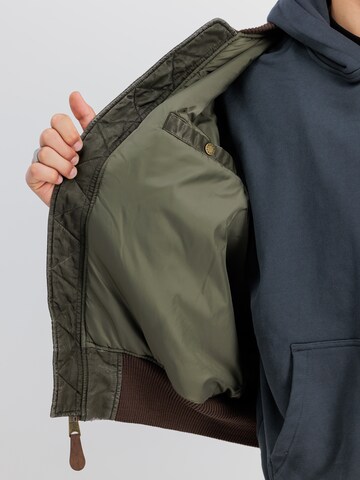 ALPHA INDUSTRIES Kurtka przejściowa 'MA-1' w kolorze zielony