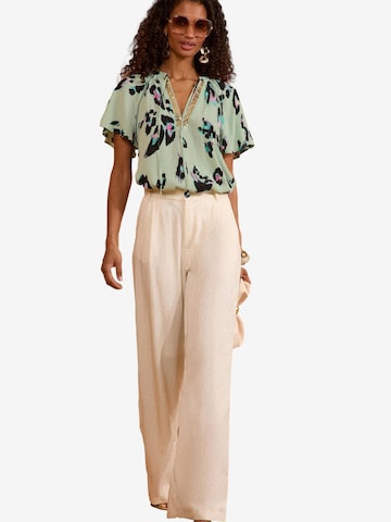 love & roses Blouse in Green: front