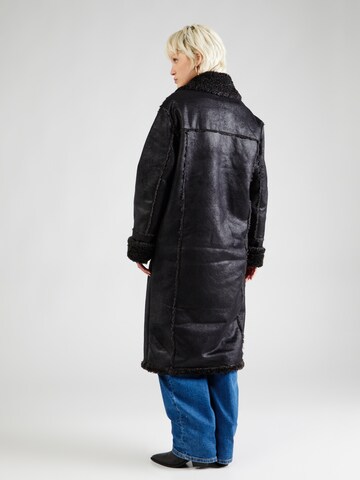 BDG Urban Outfitters Between-Seasons Coat 'Spencer Borg' in Black