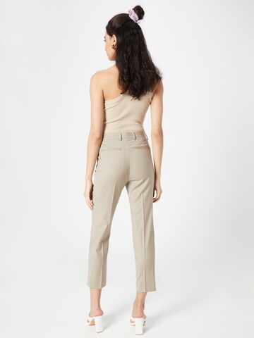 Coupe slim Pantalon à plis 'Emma' Filippa K en beige