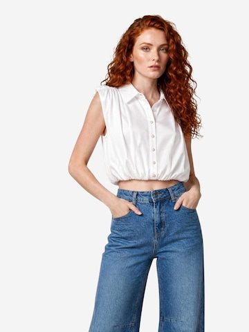 Maglietta 'Blusa Tencel Smanicata 26104' di I AM in bianco