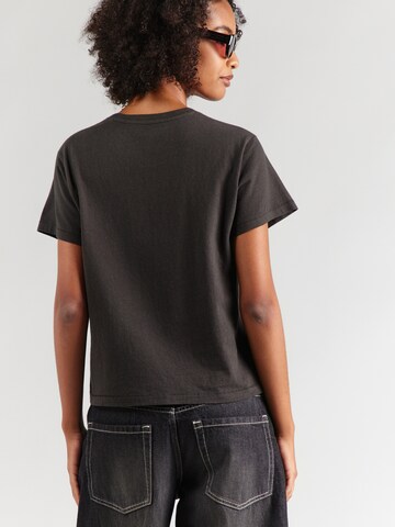 LEVI'S ® Koszulka 'Classic' w kolorze czarny