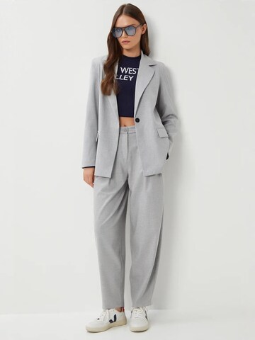 Happiness İstanbul Barrel Pleat-front trousers in Grey