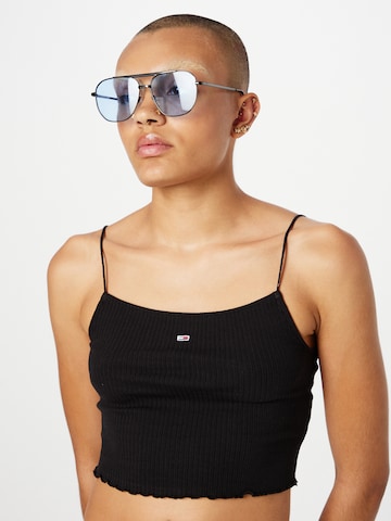 Top de la Tommy Jeans pe negru