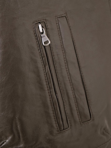 MADDOX Vest 'Gero' in Brown