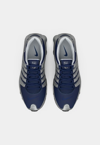 Nike Sportswear Sneakersy niskie 'Shox NZ' w kolorze niebieski