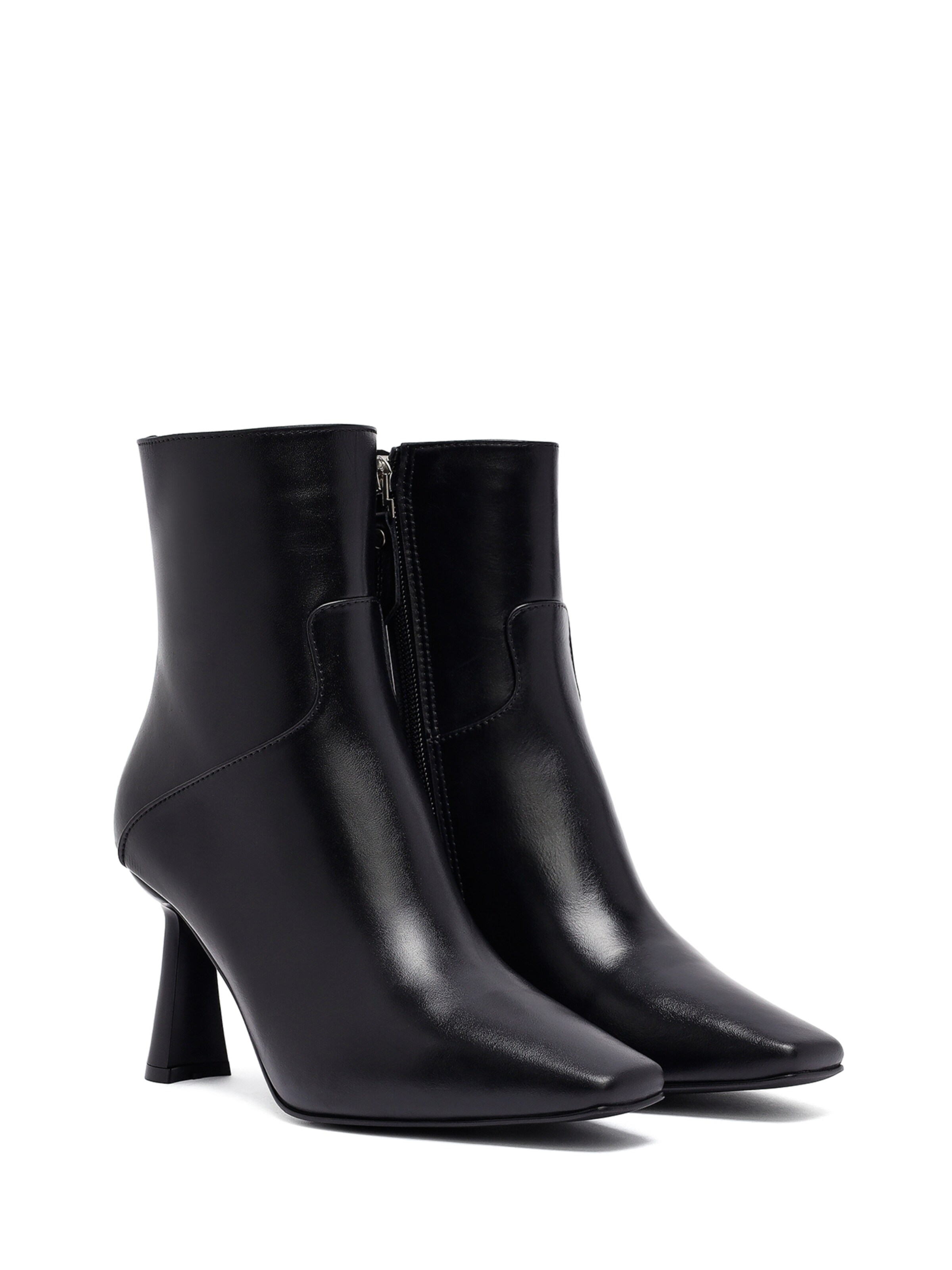 Ankle boots di Derimod in nero: frontale