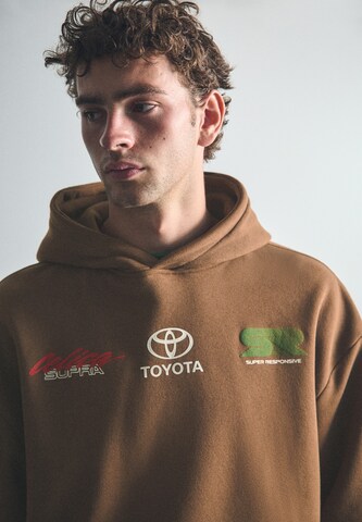 Pull&Bear Mikina 'TOYOTA' – hnědá