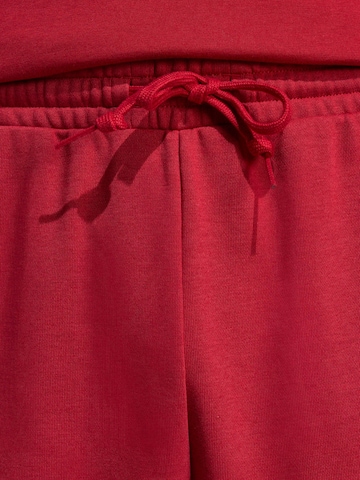 ADIDAS SPORTSWEAR regular Παντελόνι φόρμας 'Essentials' σε κόκκινο