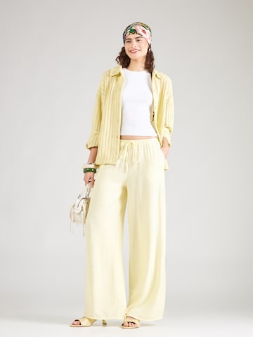 ABOUT YOU Wide leg Broek 'Lenni' in Geel