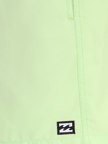 BILLABONG Пляжные шорты 'ALL DAY' в Зеленый