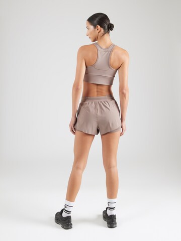 NIKE - regular Pantalón deportivo en marrón