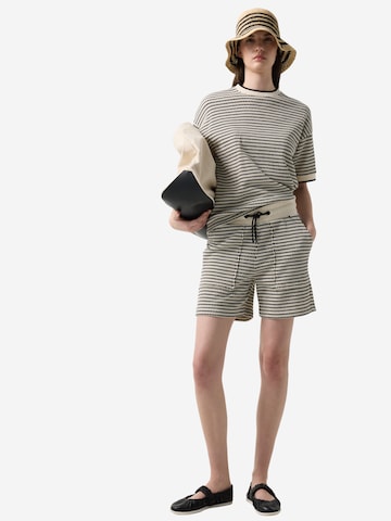 BOGNER Loosefit Shorts 'Steena' in Weiß