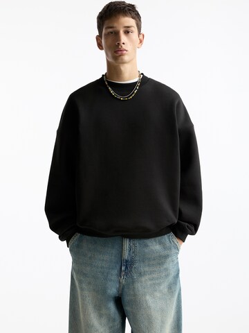 Pull&Bear Sweatshirt in Black: front