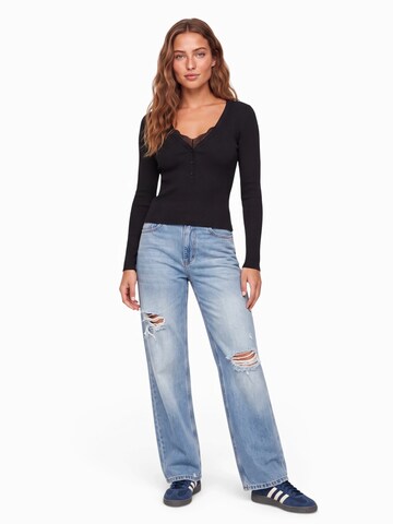 Tricou 'Lana' de la ABOUT YOU pe negru