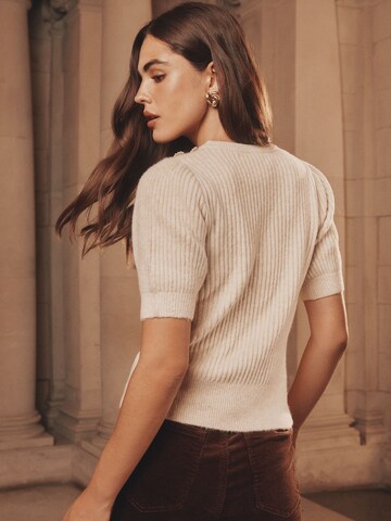 Lipsy Pullover in Beige