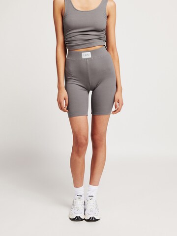 Lezu Skinny Trousers 'Danielle' in Grey: front