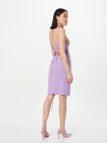 Gestuz Letnia sukienka 'Drew' w kolorze fioletowy